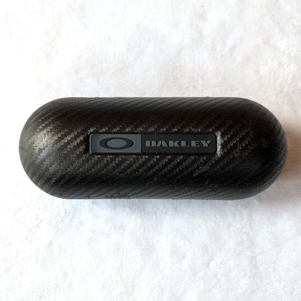 Oakley Carbon Fiber Vault Sunglasses Case Hard Shell 07-257 Clamshell Black